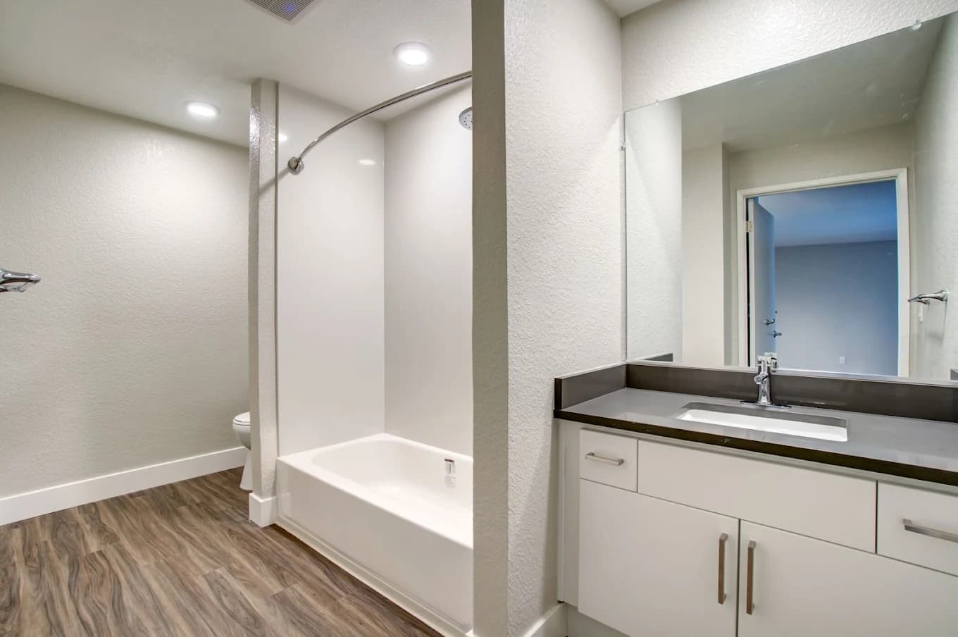 Mansion Grove - Image 3